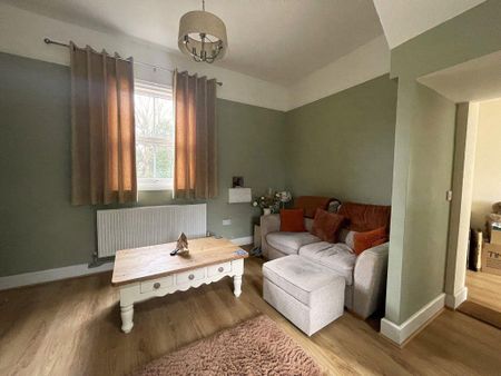 2 bedroom terraced house to rent - Photo 2