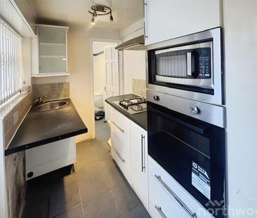 2 bedroom terraced house to rent - Photo 4