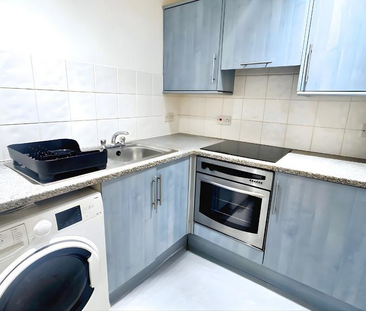 1 bedroom penthouse to rent - Photo 3