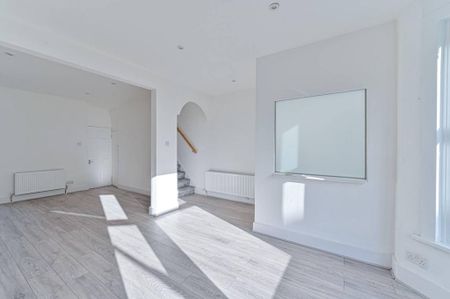 3 bedroom terraced house to rent - Photo 2