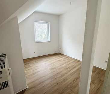 Sonnige 3- Raum Wohnung mit Ausblick - Photo 2