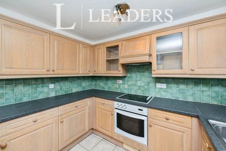 4 bedroom terraced house to rent - Photo 3