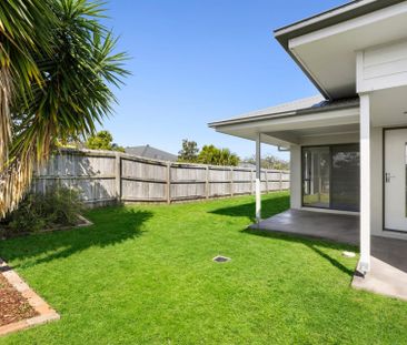 Moden Fully Fenced Family Home - Photo 3