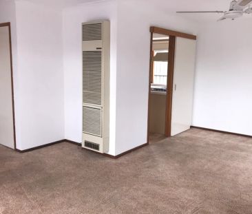 Great Family Home in a Convenient Location - Photo 2