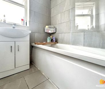 3 bedroom terraced house to rent - Photo 6