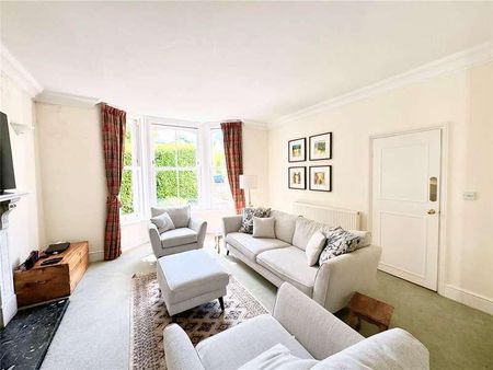 The Crescent, Farnham, Surrey, GU9 - Photo 3