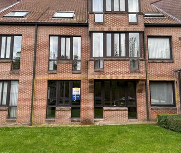 Ruim drie-slaapkamerappartement met garagebox in centrum Tielt! - Photo 1