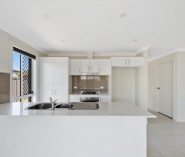 Beautiful Family Home - Photo 4