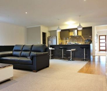 Affordable Family Living in Craigieburn - Photo 2