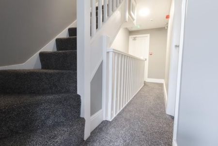 5 bedroom terraced house to rent - Photo 4