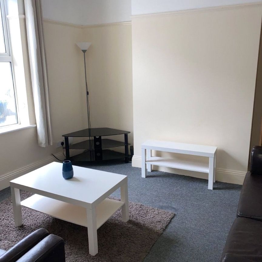 4 bedroom terraced house to rent - Photo 1