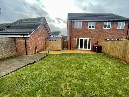 3 bedroom semi-detached house to rent - Photo 4