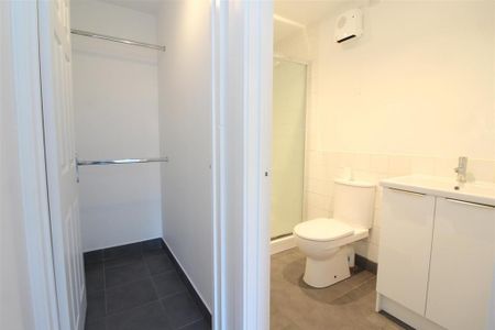 Studio to rent - Photo 2