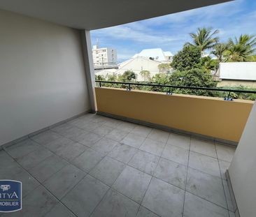 Location Appartement 3 pièces 64m² ST PIERRE 97410 - Photo 6