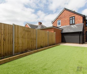 3 bedroom semi-detached house to rent - Photo 5