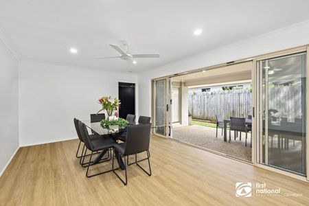 BEAUTIFUL MODERN 4 BEDROOM FAMILY HOME IN CLEVELAND - Photo 3