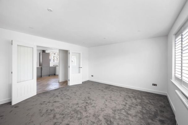 3 bedroom flat to rent - Photo 1