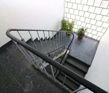 4-Raumwohnung mit Balkon im 3.OG im gepflegten u. ruhigen Haus in D... - Photo 1