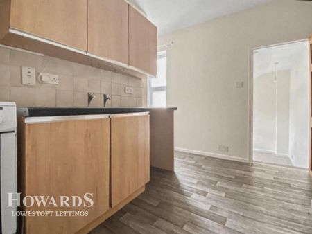 2 bedroom maisonette to rent - Photo 2