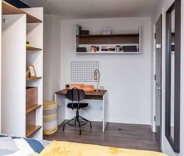 Six Bed Bronze - Photo 2