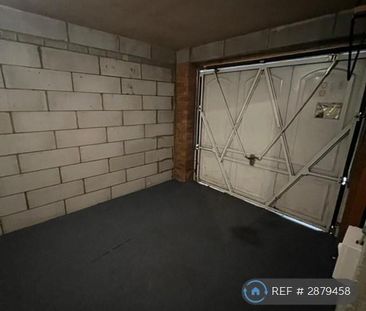 1 bedroom in a house share to rent - Photo 6
