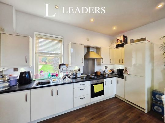 2 bedroom flat to rent Holbeach House, Orchard Park - Photo 1