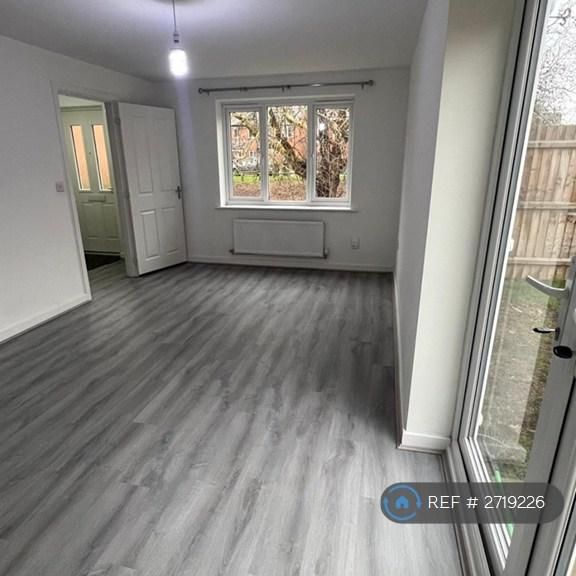 3 bedroom detached house to rent - Photo 1