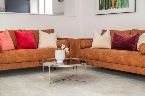 6 bedroom house to rent - Photo 1