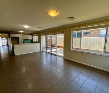 Modern 3-Bedroom Home with Comfort & Convenience - Photo 1