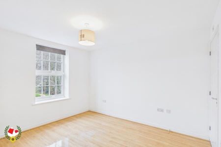 Harescombe Drive, Gloucester - Photo 2