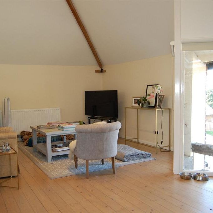 3 bedroom barn conversion to rent - Photo 1