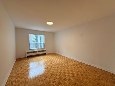 For Lease - 28 Upper Canada Drive Unit# 405, Toronto, Ontario - Photo 4