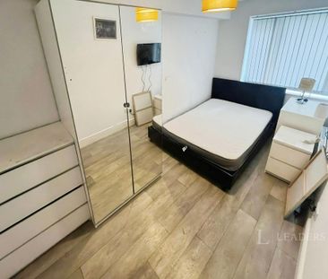 1 bedroom in a house share to rent - Photo 2