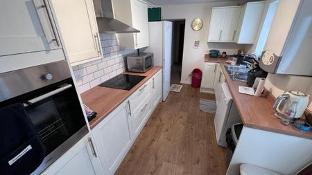 4 bedroom terraced house to rent - Photo 4