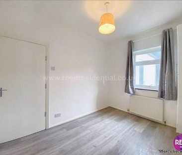 1 bedroom property to rent in Westcliff On Sea - Photo 1