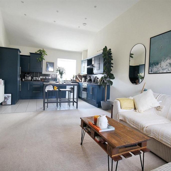 2 bedroom flat to rent - Photo 1