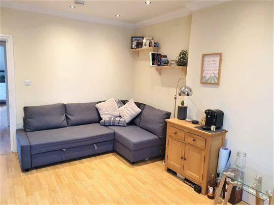 1 Bed Flat, Lavender Hill, SW11 - Photo 1