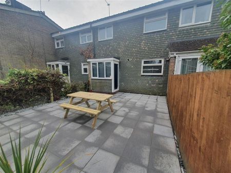 5 bedroom house to rent - Photo 2