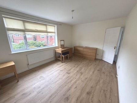 4 bedroom detached house to rent - Photo 5