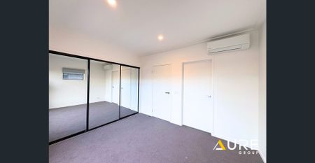 Experience Modern Comfort Living at the central of Altona North - Photo 3