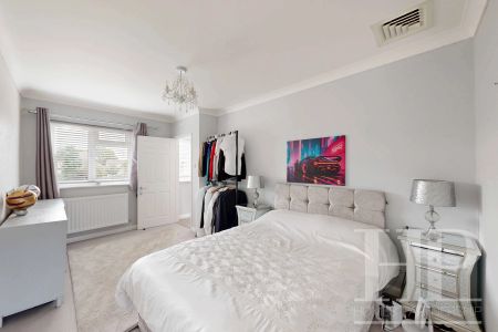 Mallard Close, Horley, RH6 - Photo 3