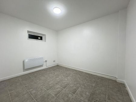 3 bedroom flat to rent - Photo 5