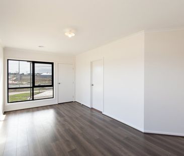 NEAR NEW THREE BEDROOM HOME IN GREAT LOCATION - Photo 3