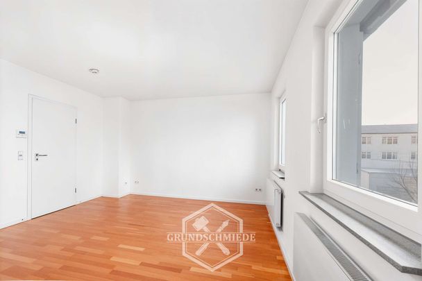 Modernes WG-Zimmer in Stuttgart-Bad Cannstatt - Photo 1