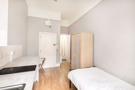 A cozy semi-studio apartment in a lovely neighbourhood, Courtfield Gardens, Earls Court, London SW5 - Photo 2