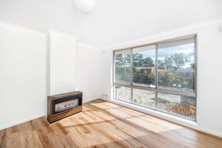141 Ross Smith Crescent, Scullin ACT 2614 - House For Rent | Domain - Photo 2