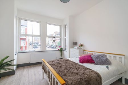 St. Margarets Avenue Room 4 - Photo 4