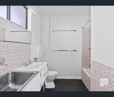 4/24 Hamilton Street, West Hobart, Tas 7000 - Photo 3