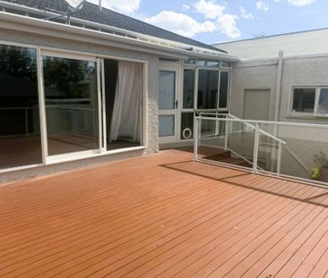 Easy Living - Photo 1