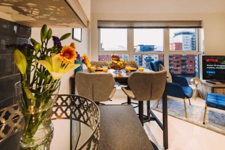 two bedroom - Photo 2